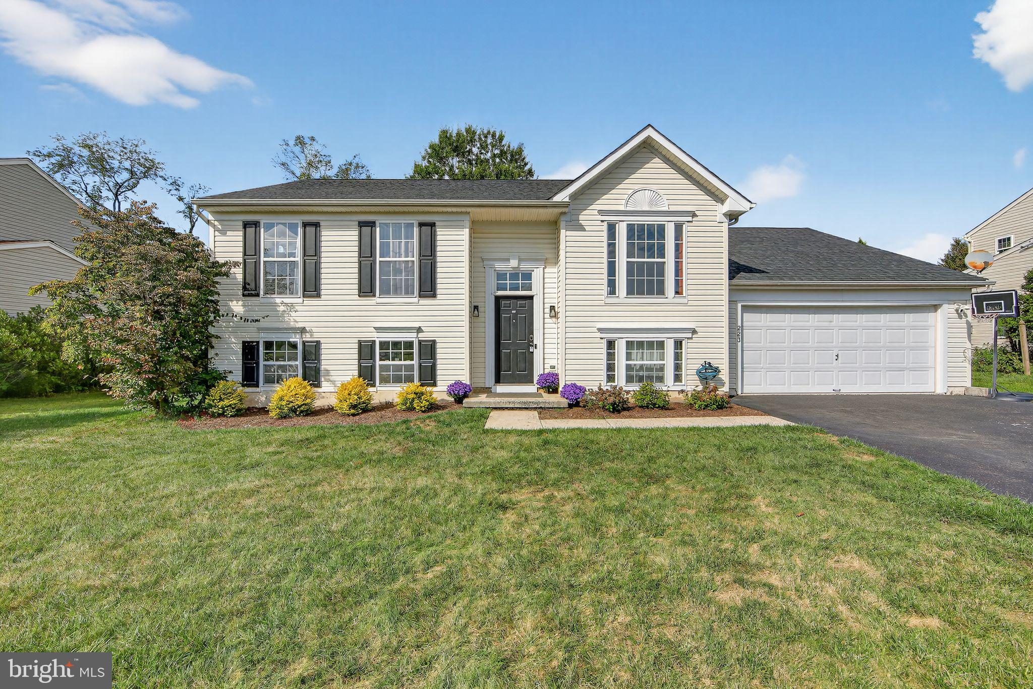 223 PARKVIEW BOULEVARD