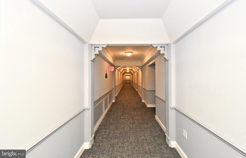 227 PAOLI POINTE DRIVE 227-U