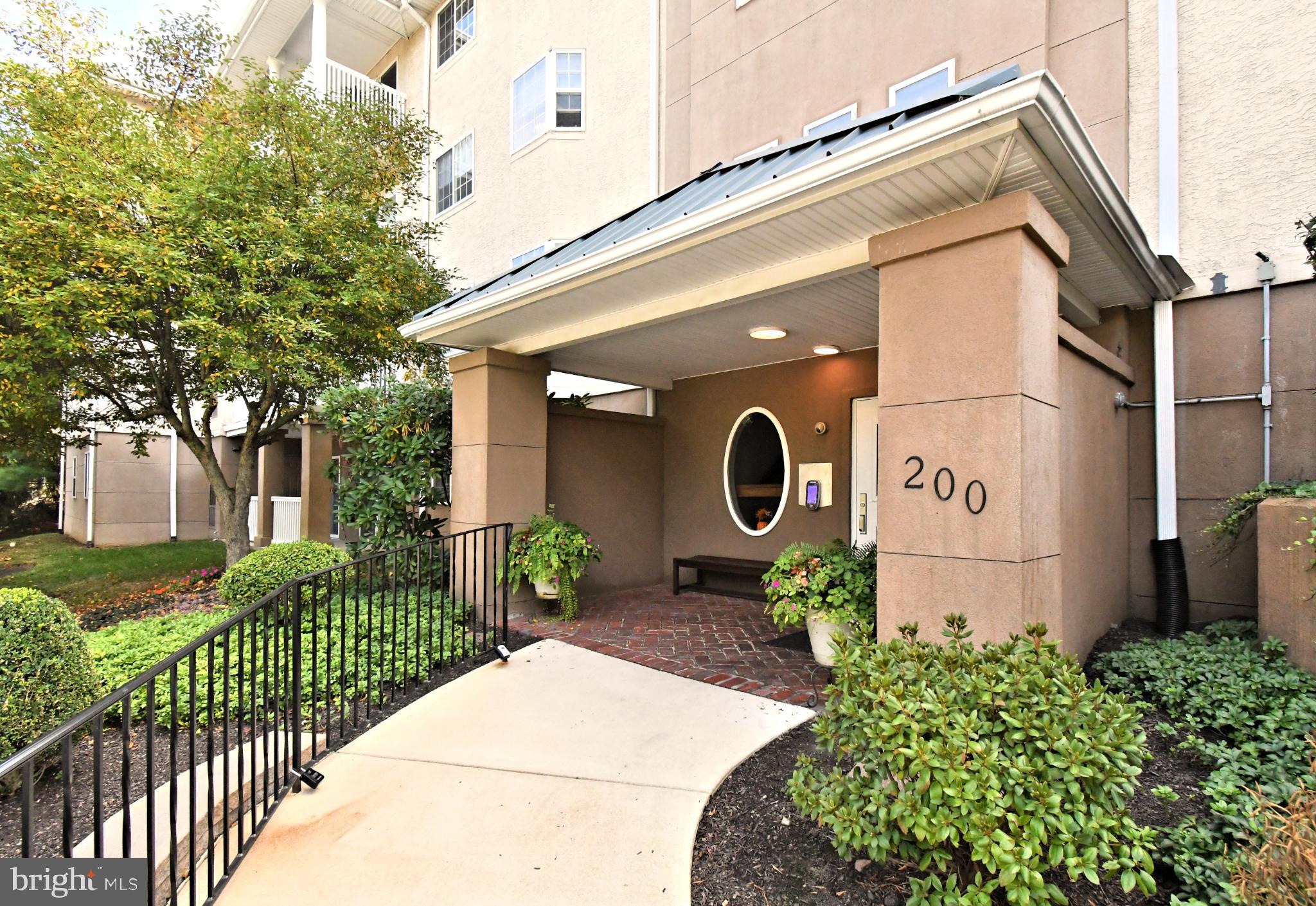 227 PAOLI POINTE DRIVE 227-U