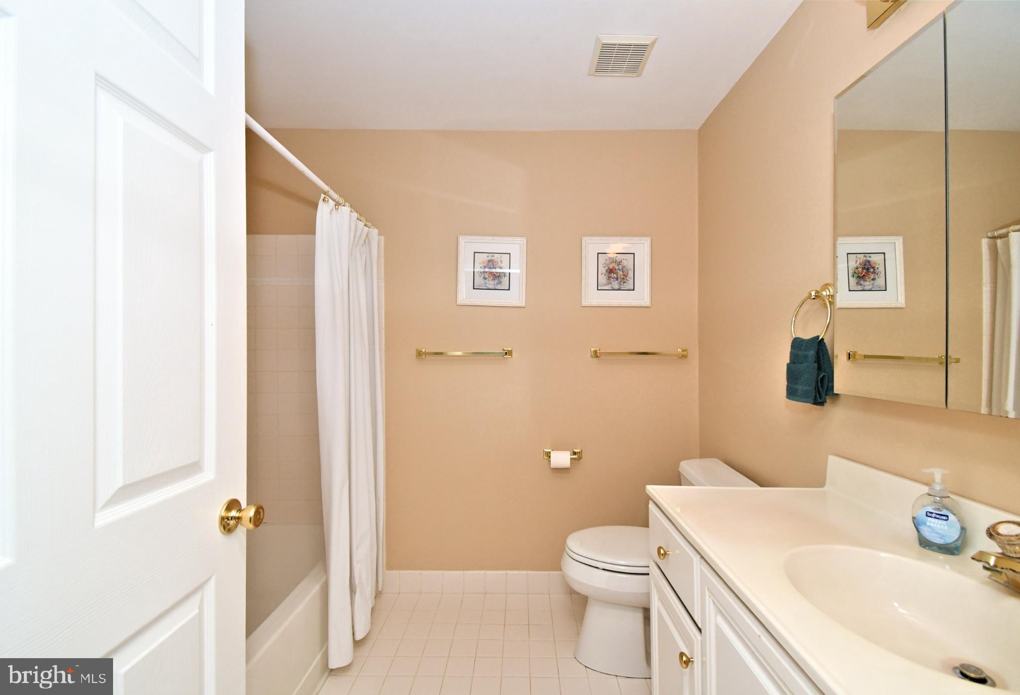 227 PAOLI POINTE DRIVE 227-U