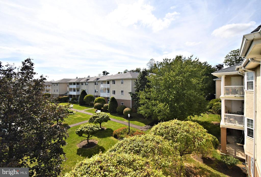 227 PAOLI POINTE DRIVE 227-U