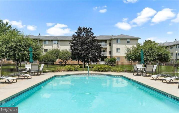 227 PAOLI POINTE DRIVE 227-U