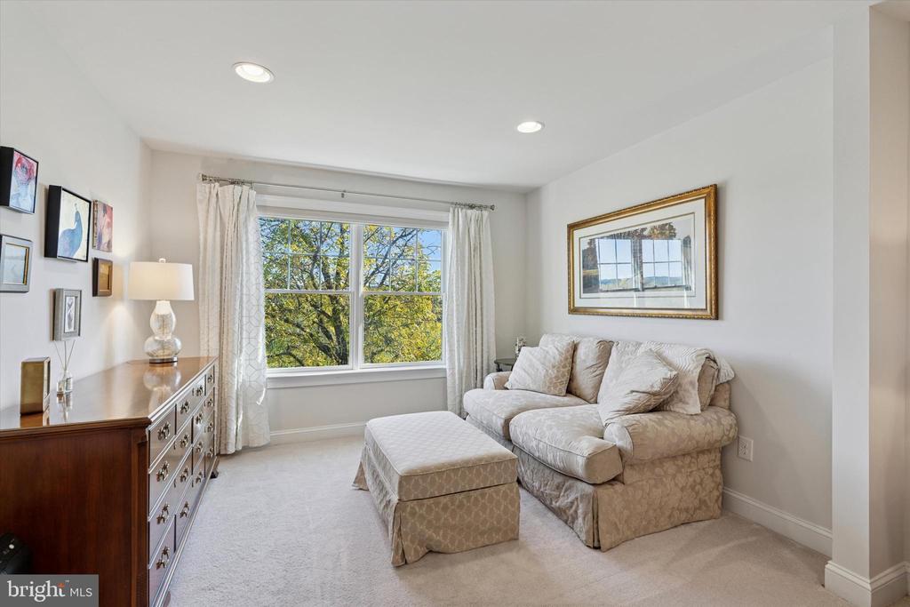 50 PARKVIEW CIRCLE
