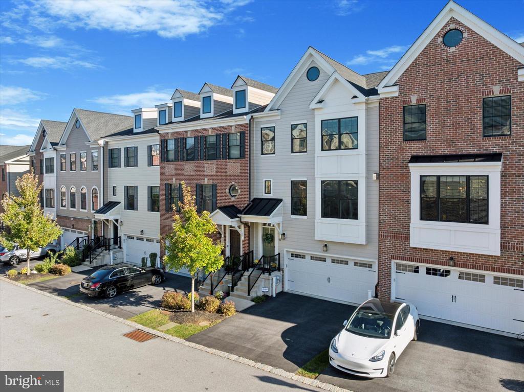 50 PARKVIEW CIRCLE
