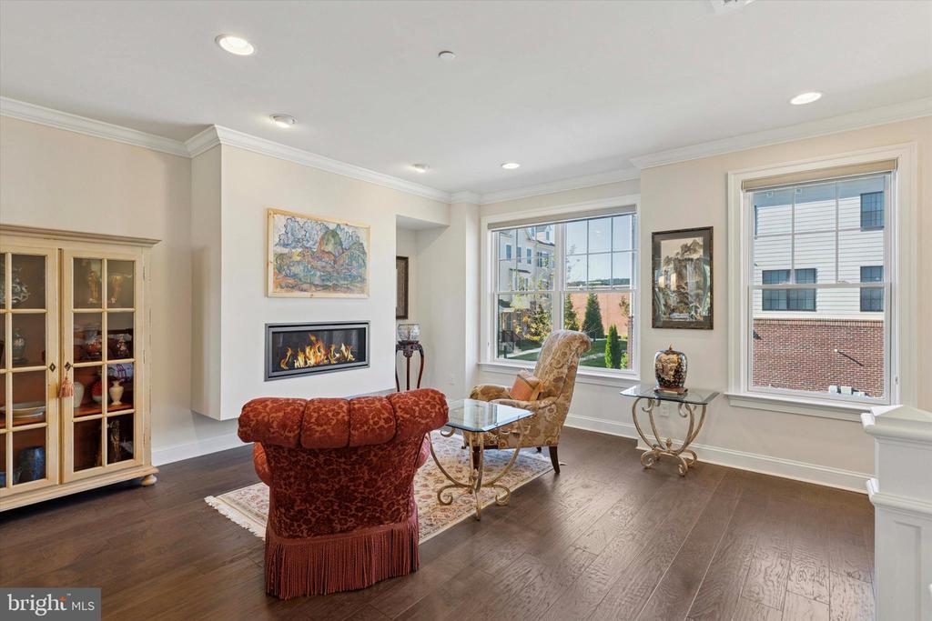 50 PARKVIEW CIRCLE