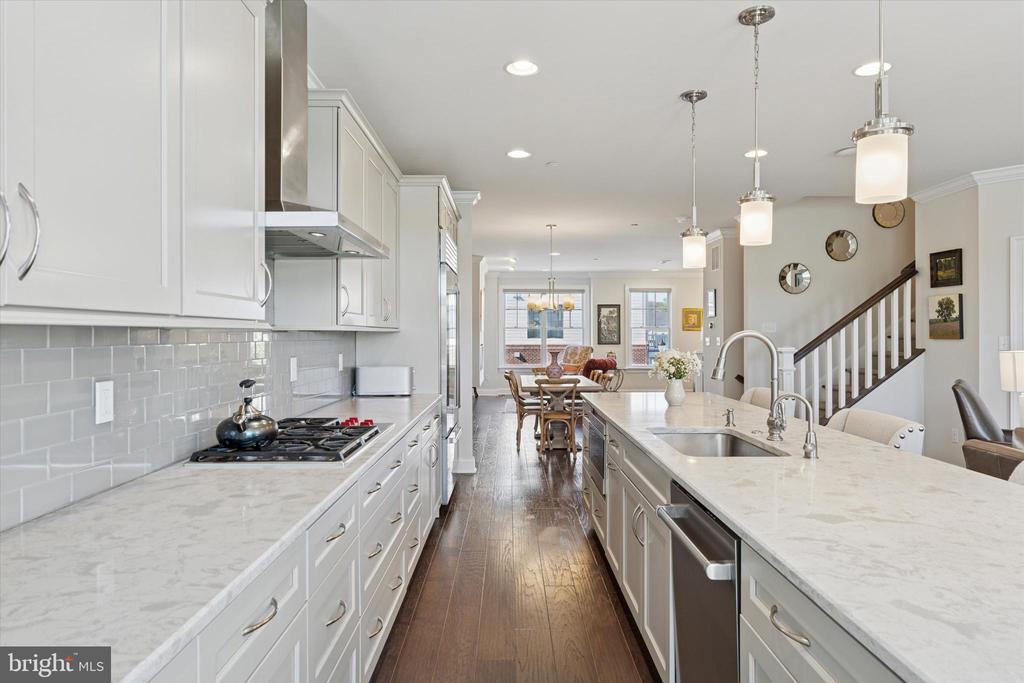 50 PARKVIEW CIRCLE
