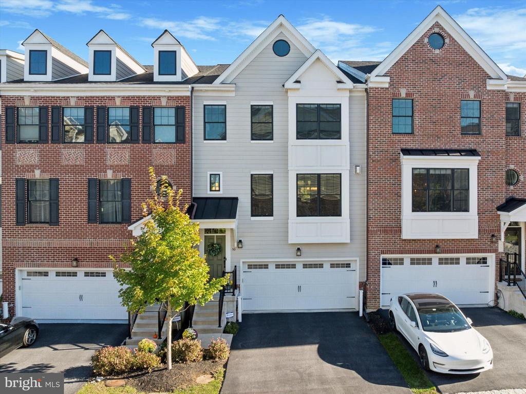 50 PARKVIEW CIRCLE