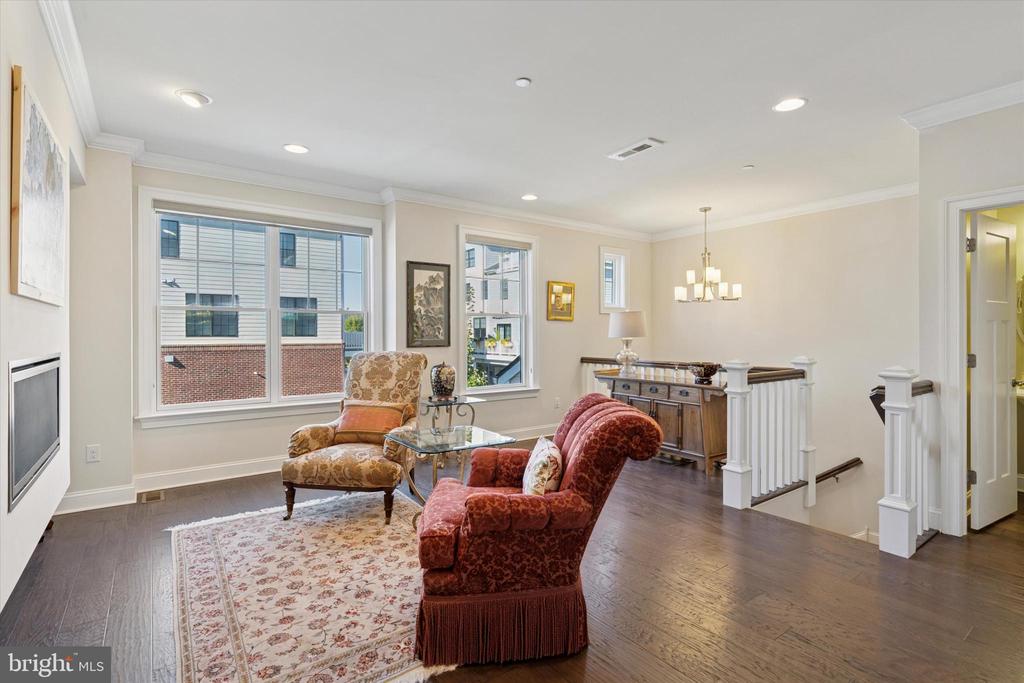 50 PARKVIEW CIRCLE