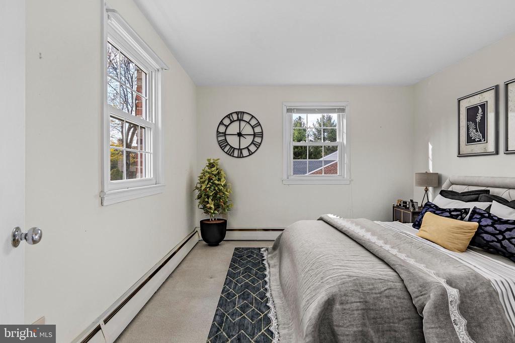 320 LANDSENDE ROAD