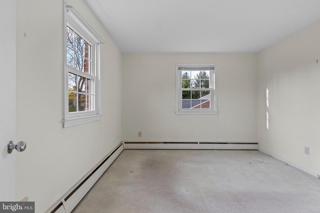320 LANDSENDE ROAD