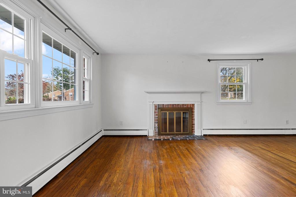 320 LANDSENDE ROAD