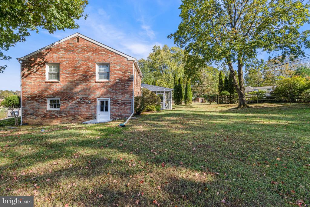 320 LANDSENDE ROAD