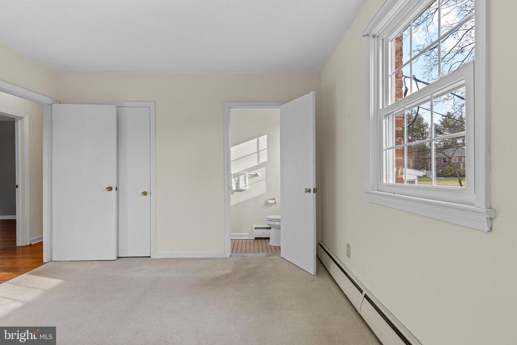 320 LANDSENDE ROAD