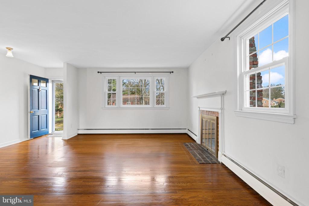 320 LANDSENDE ROAD