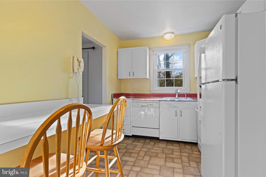 320 LANDSENDE ROAD