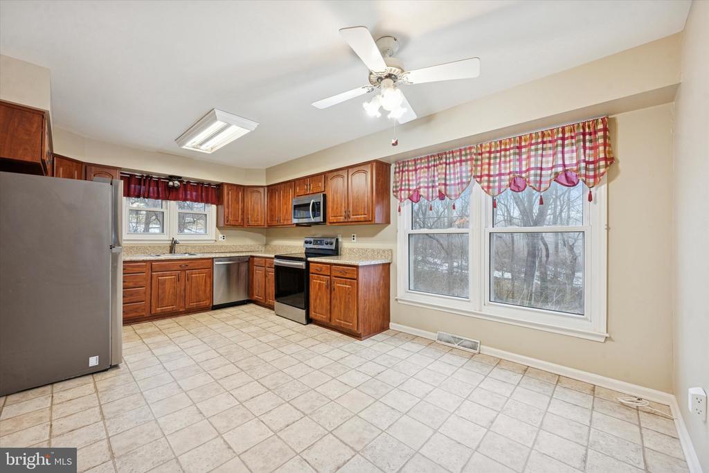5 WESTGATE CIRCLE