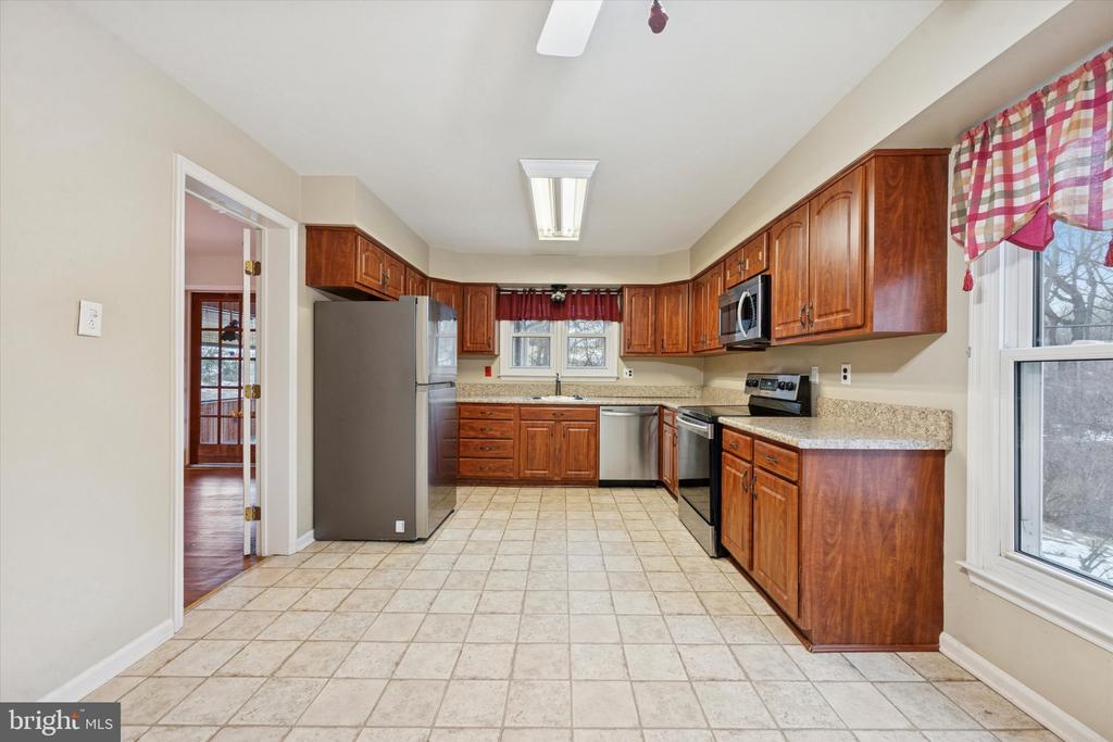 5 WESTGATE CIRCLE