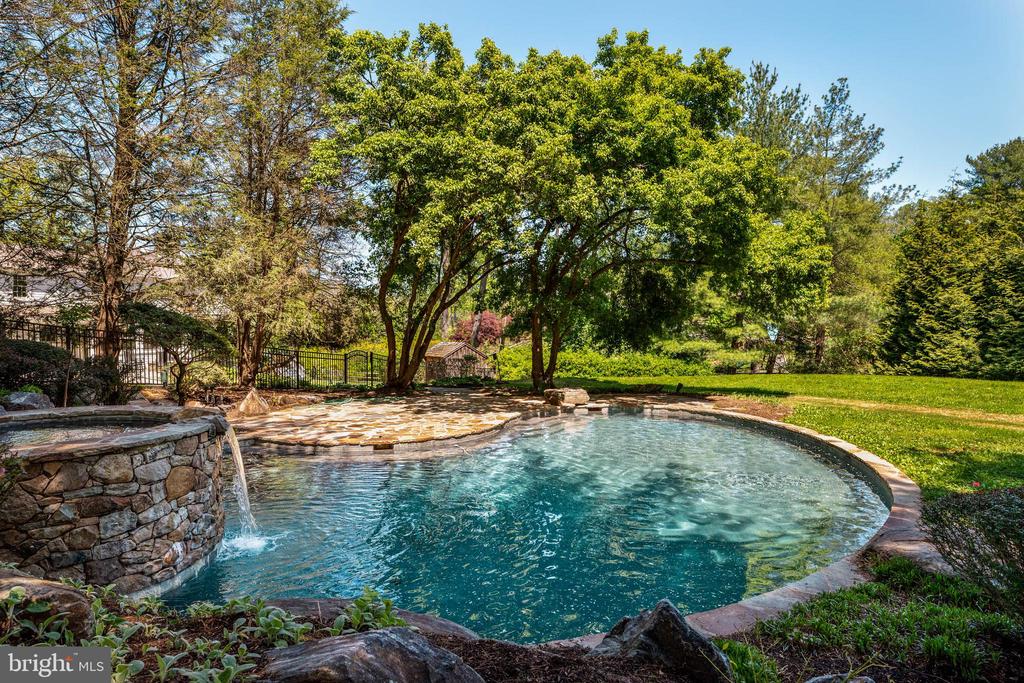 2430 WHITE HORSE ROAD