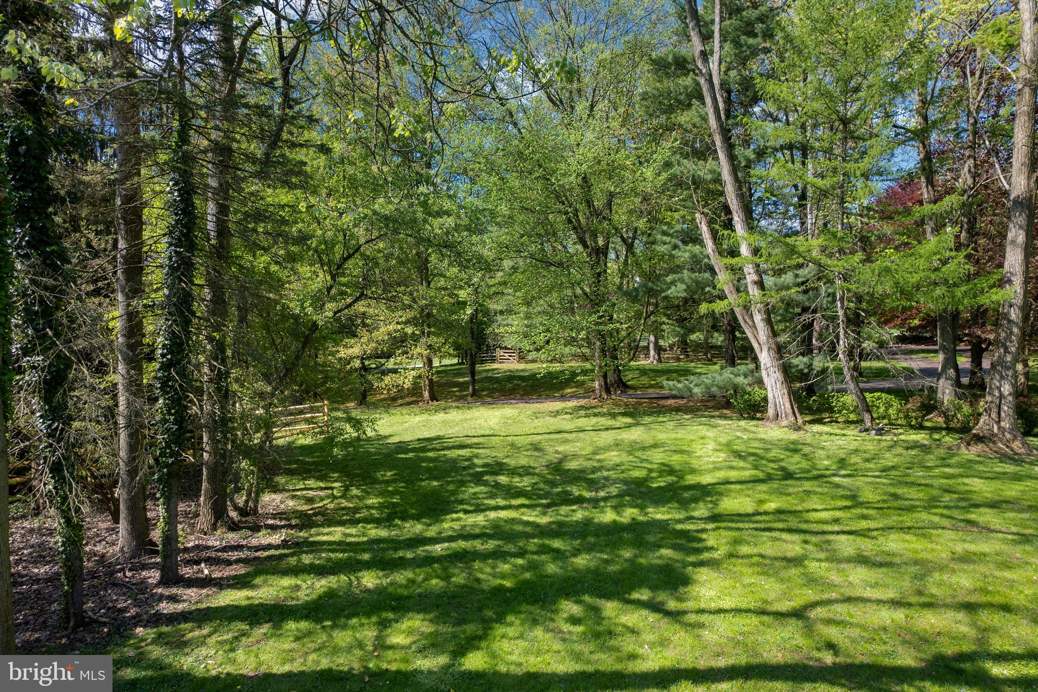 Camp Woods Cir