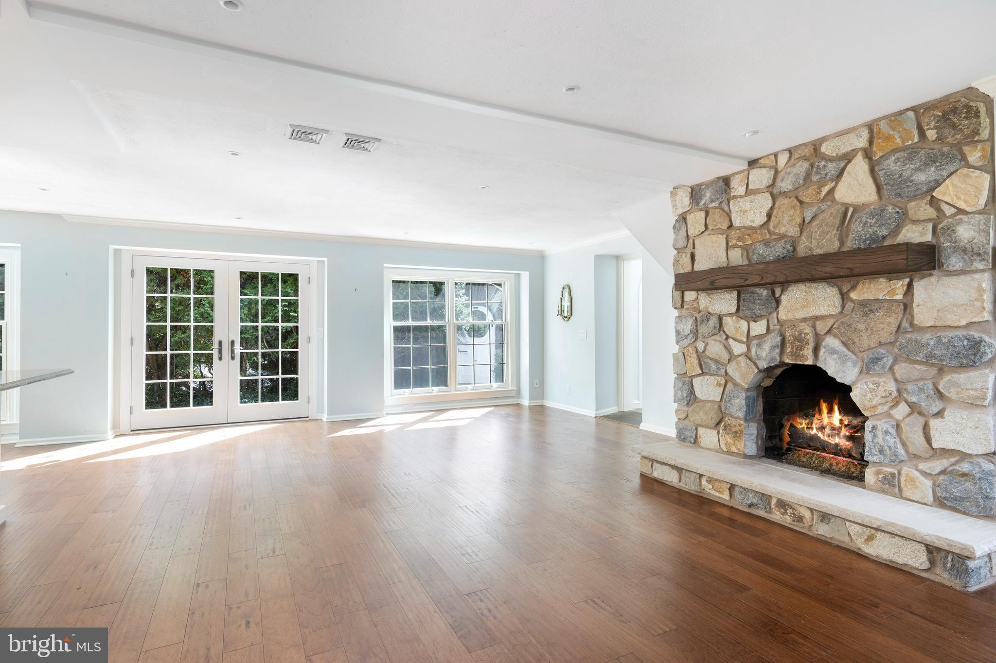 15 Fawn Ln