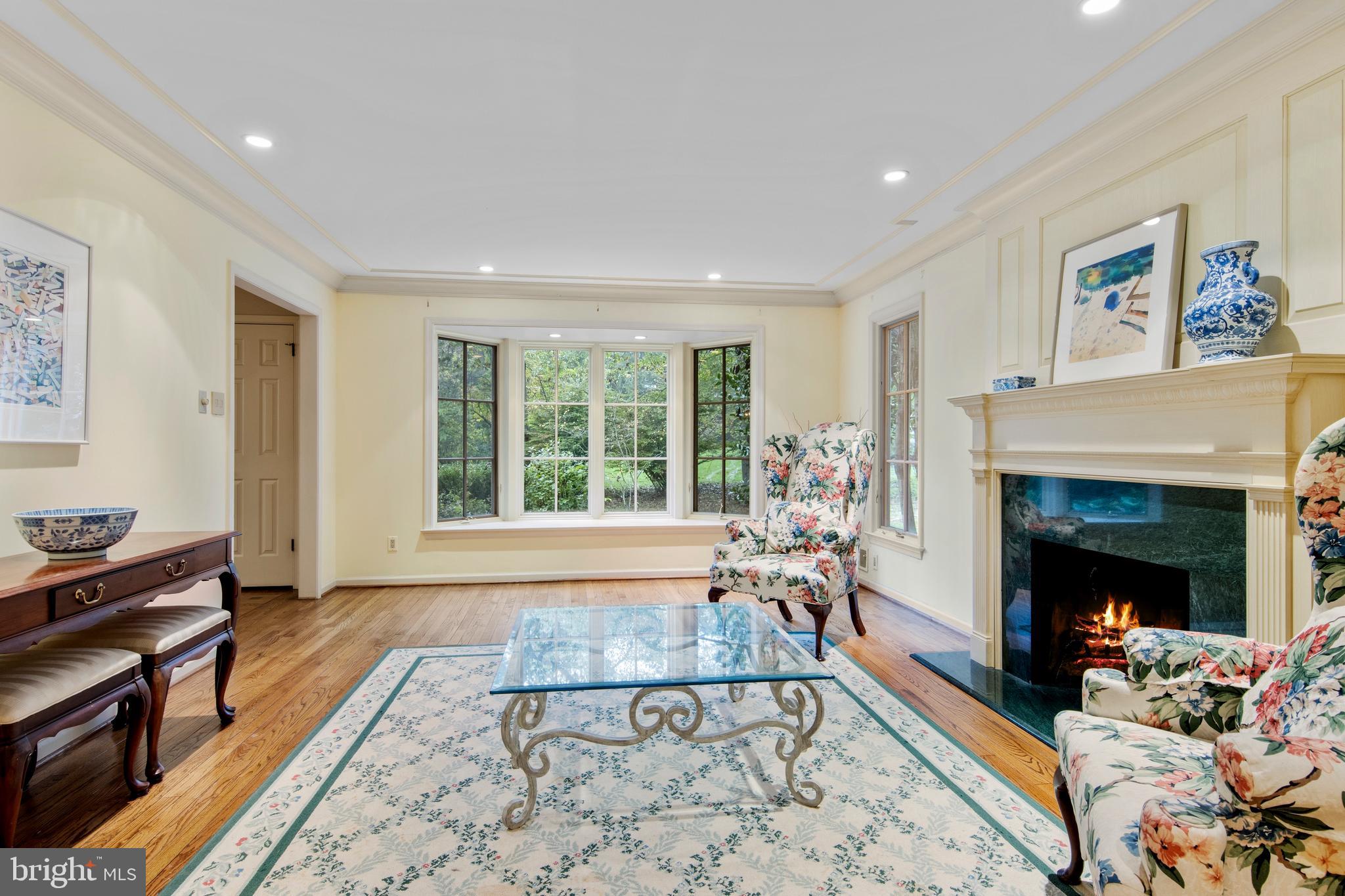 807 Maple Glen Ln