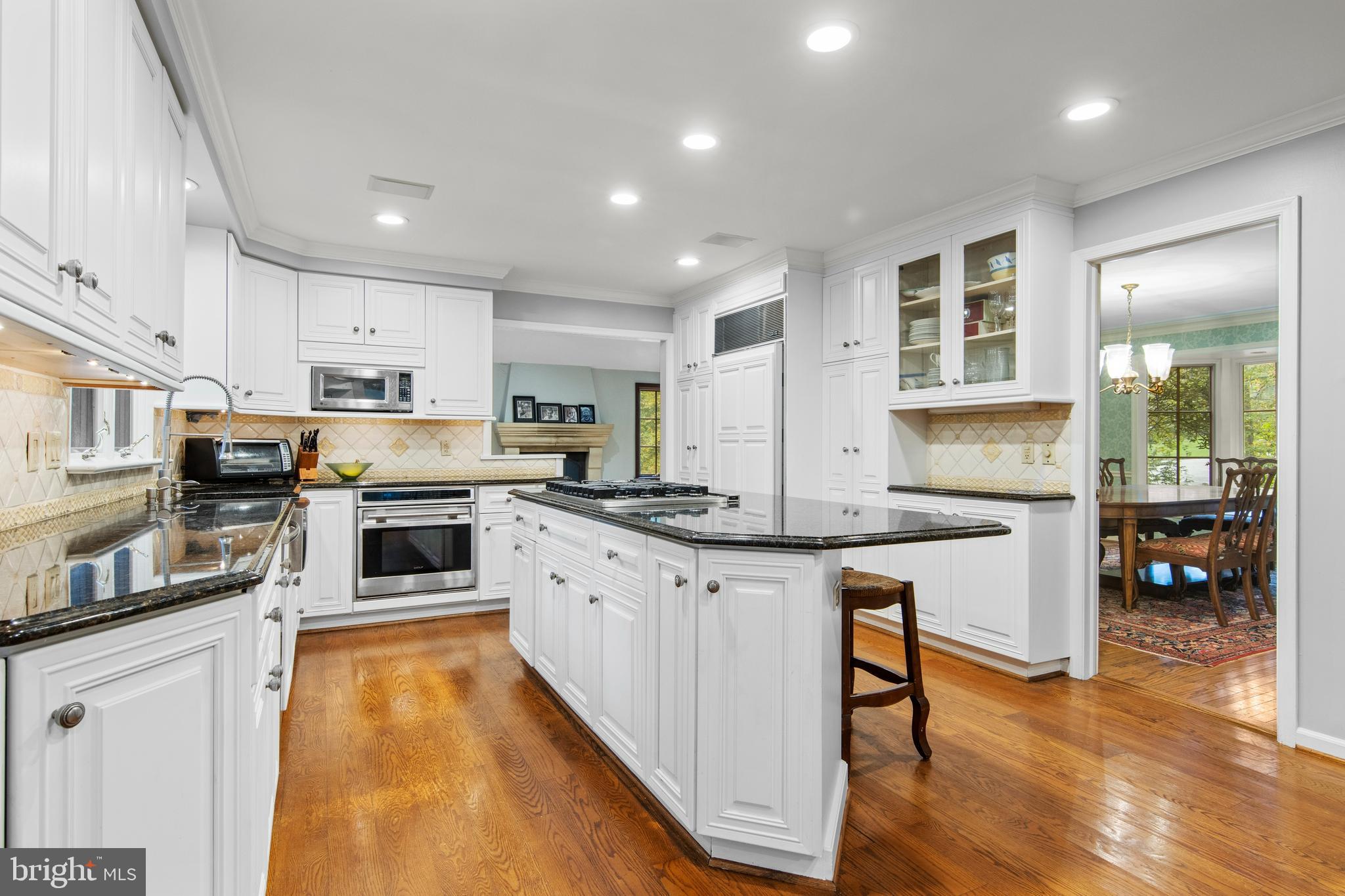 807 Maple Glen Ln