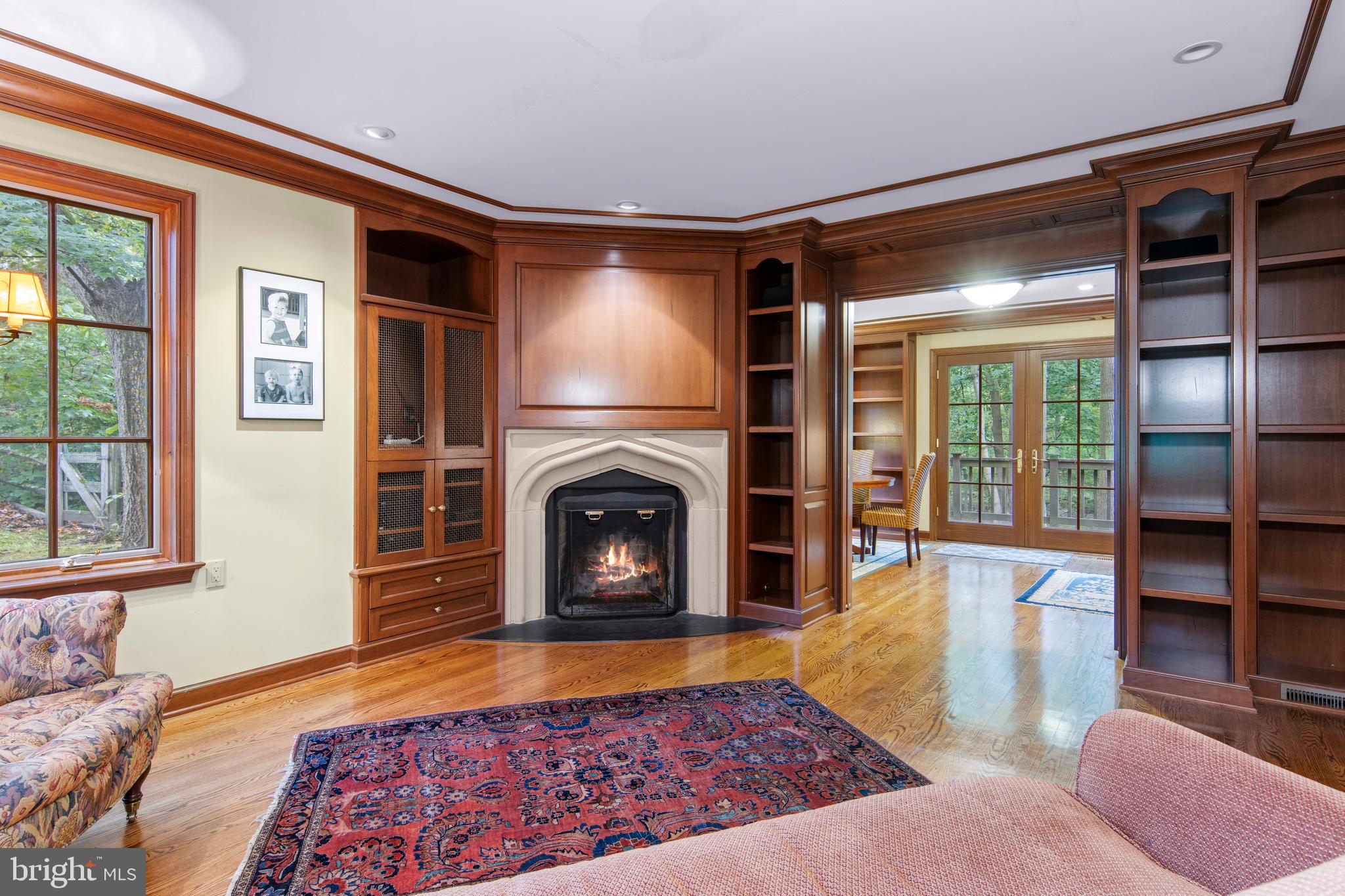 807 Maple Glen Ln