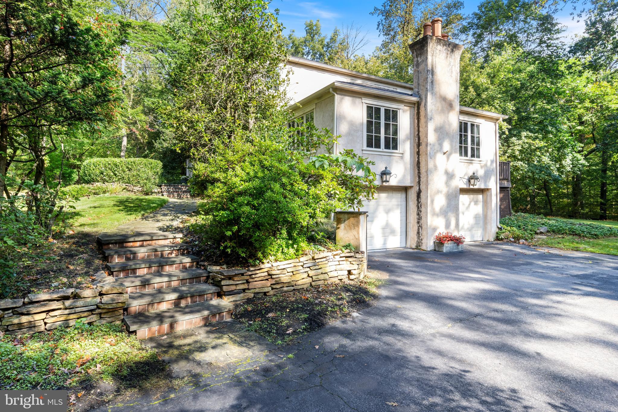807 Maple Glen Ln