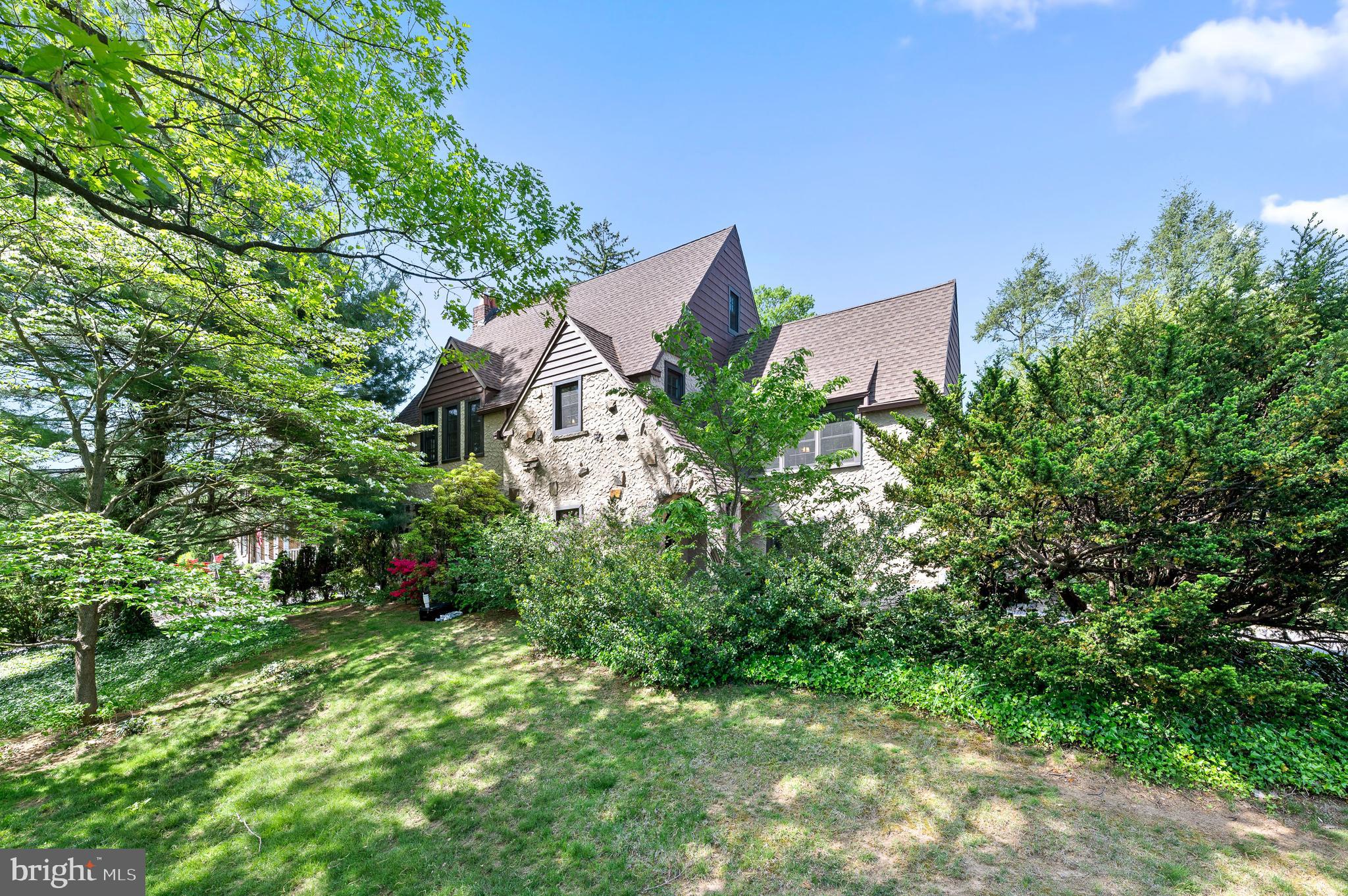 301 West Ave