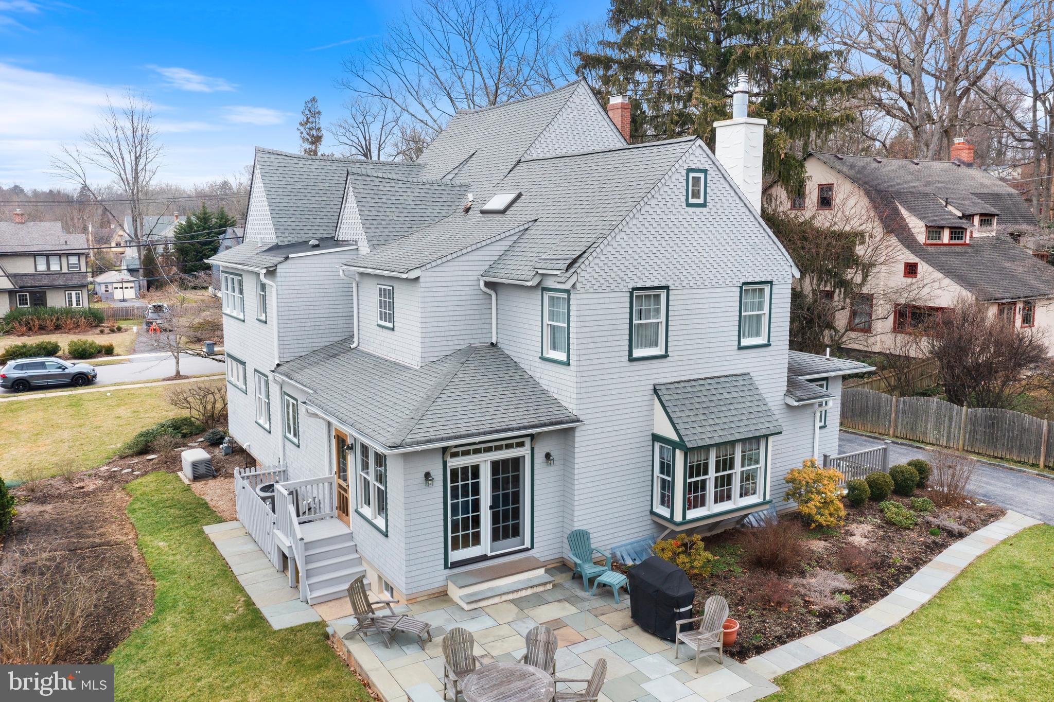 421 Woodland Ave