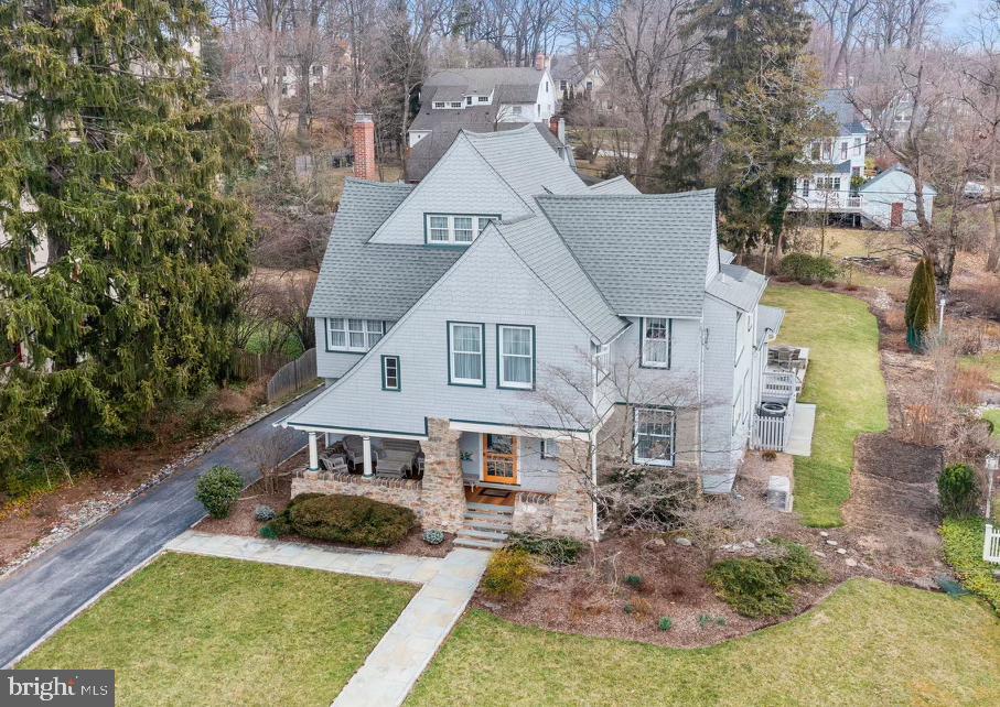421 Woodland Ave