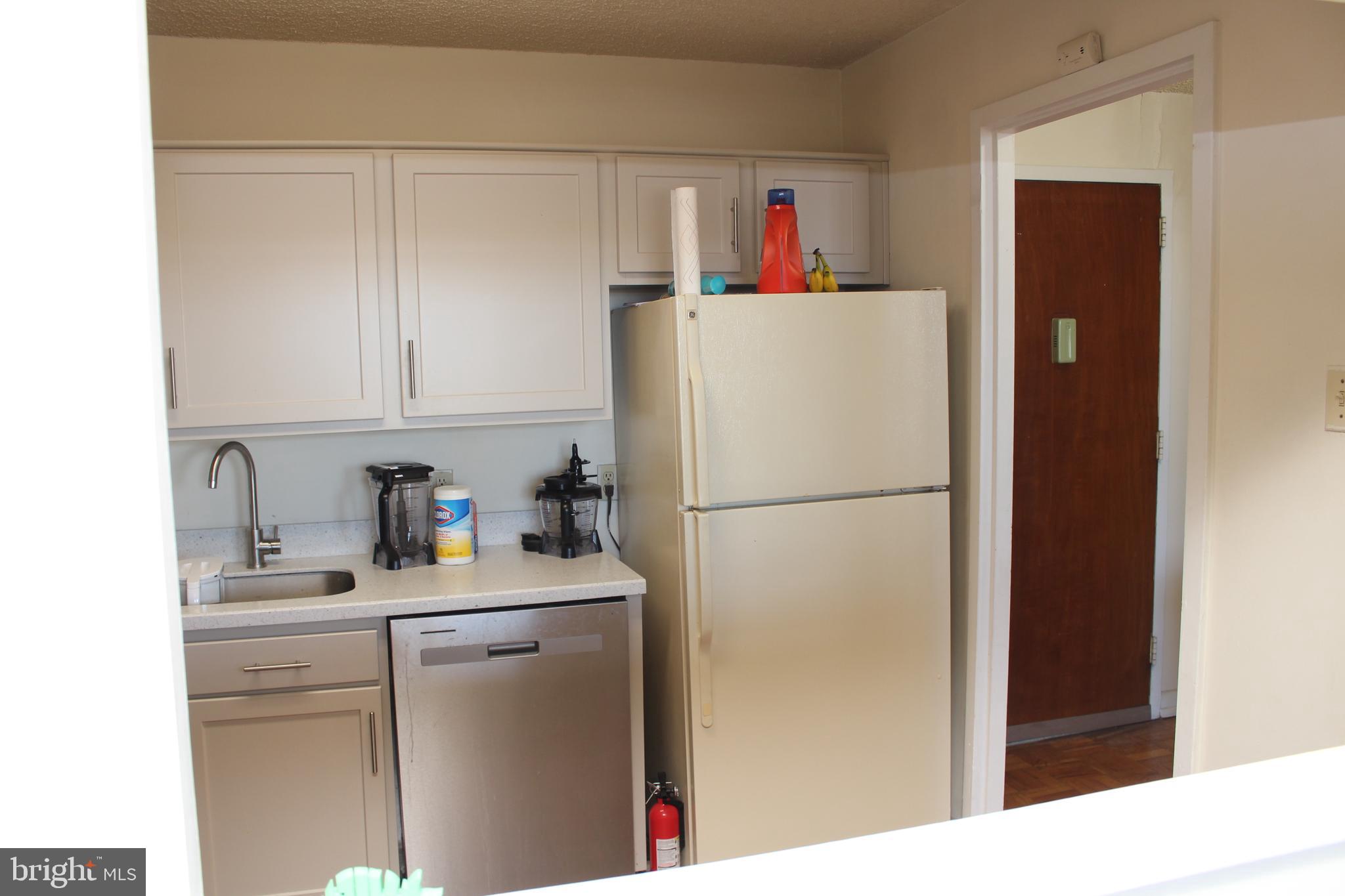 1030 E LANCASTER AVE #914