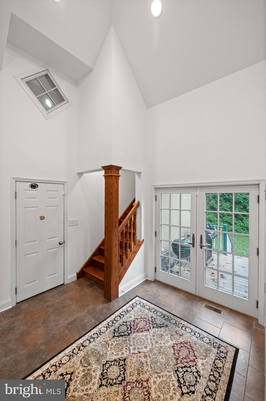 425 Chestnut Ln