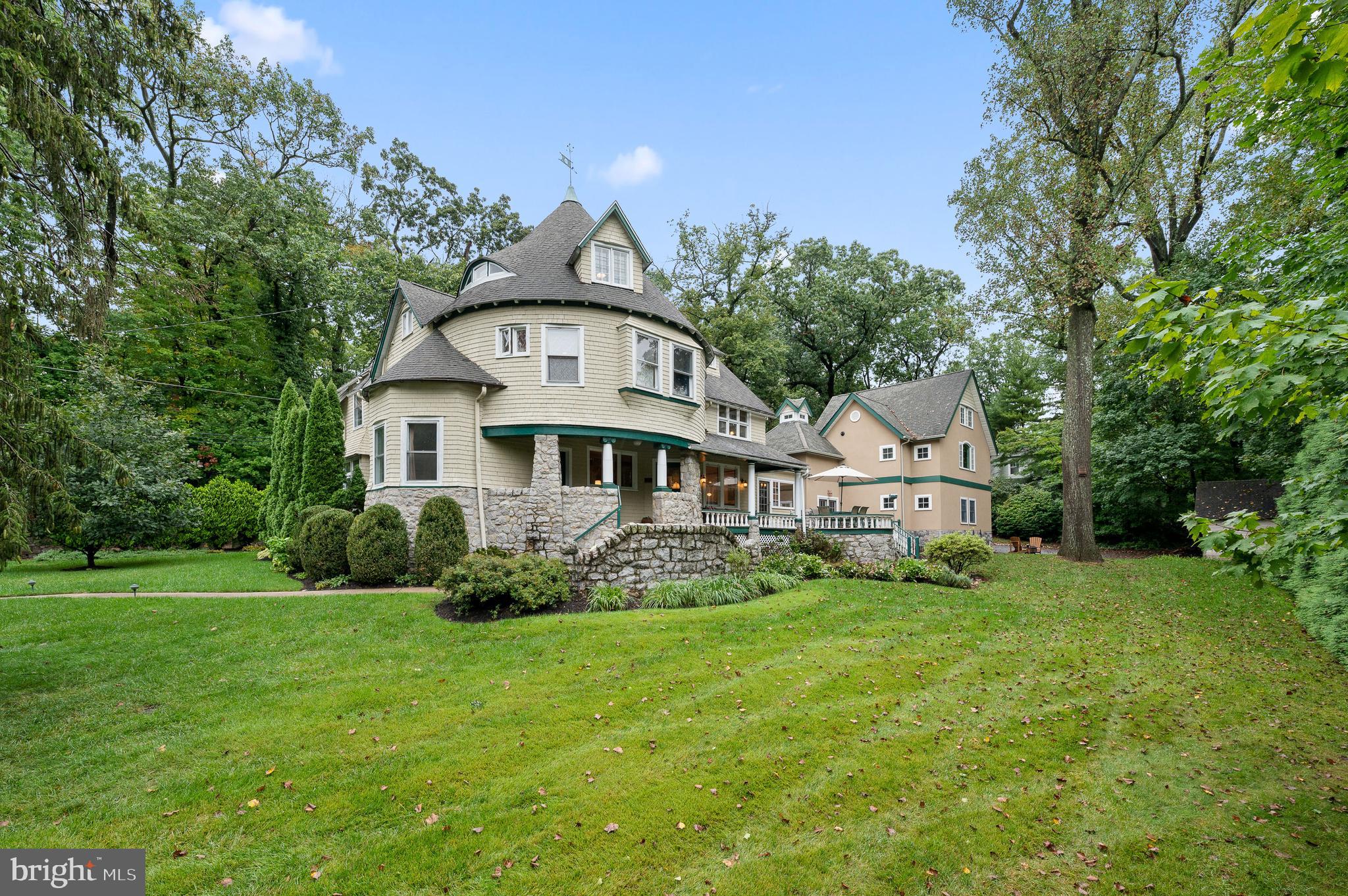 425 Chestnut Ln
