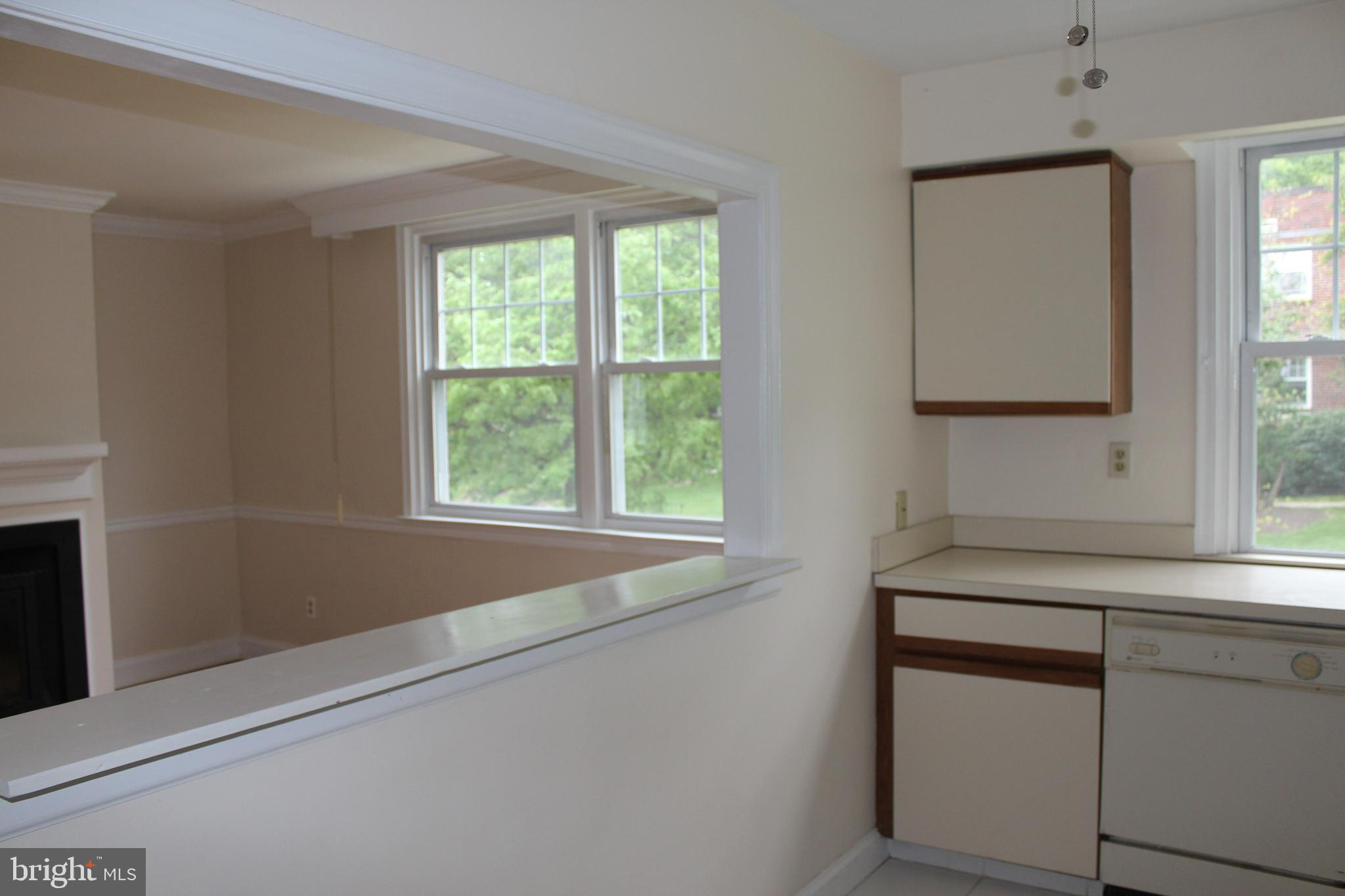 500 E LANCASTER AVE #122C
