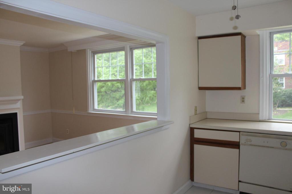 500 E LANCASTER AVE #122C