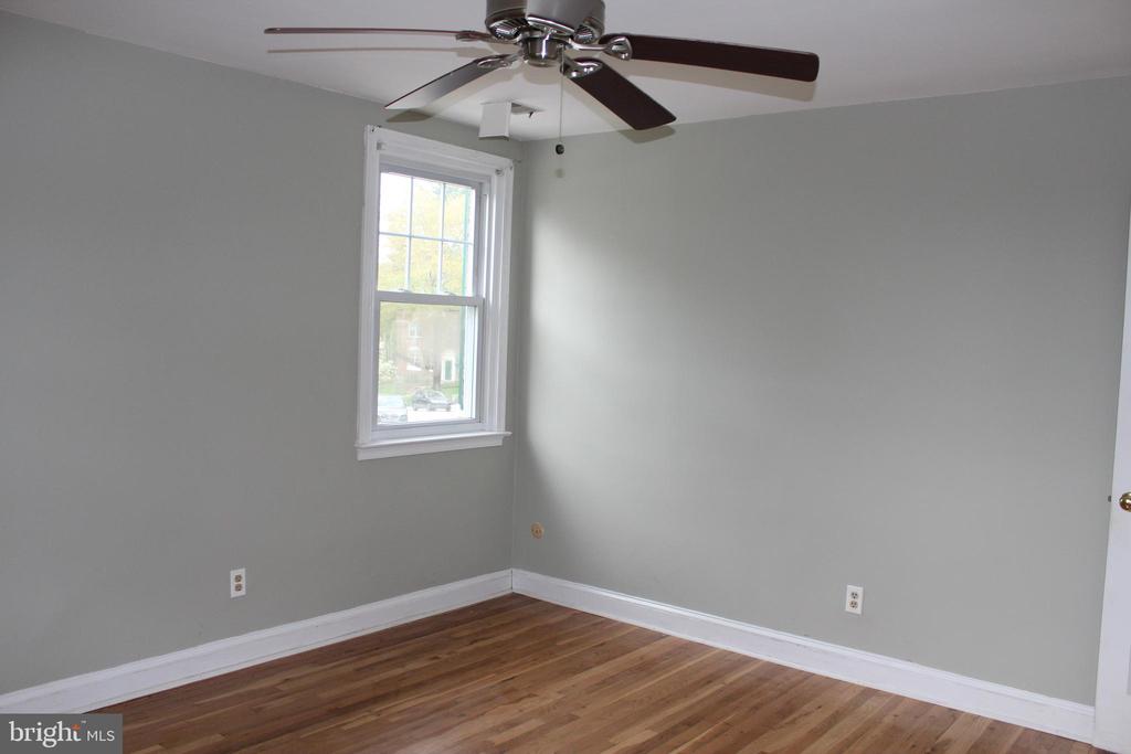 500 E LANCASTER AVE #122C