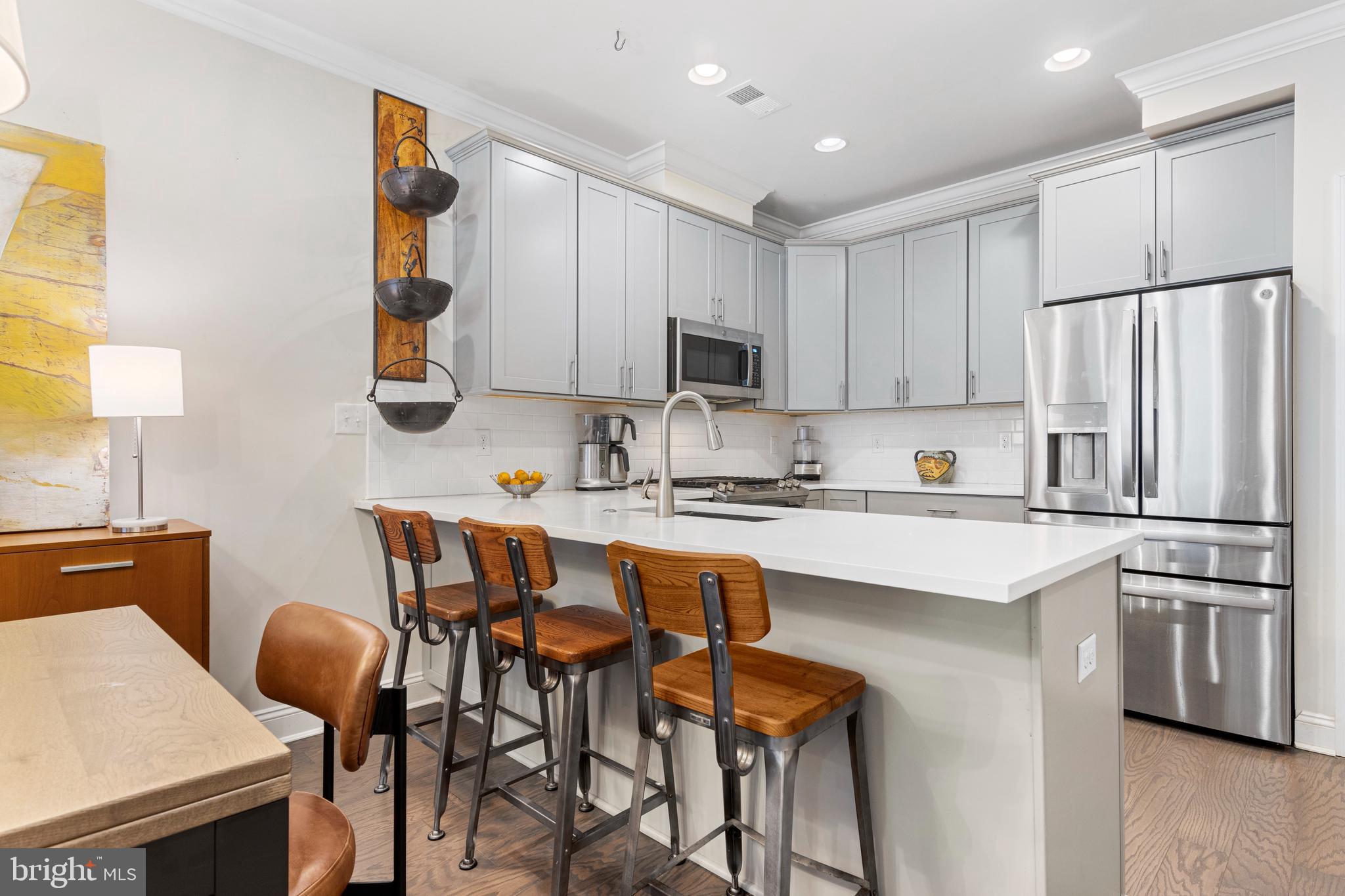202 Charles Ellis Dr