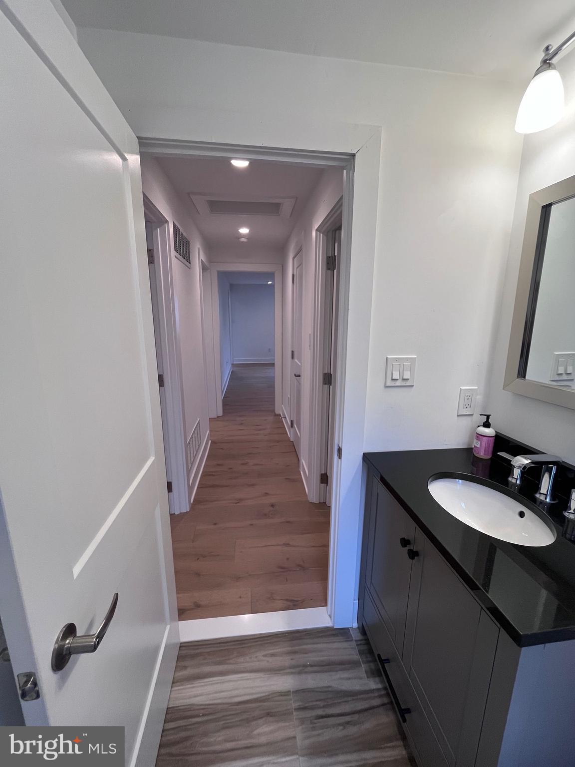 5 HOPETON LN