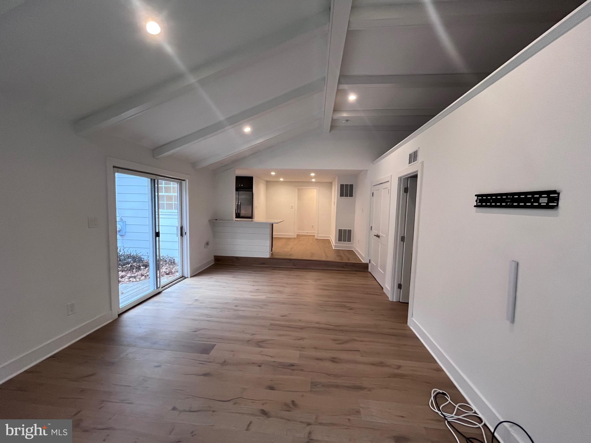 5 HOPETON LN
