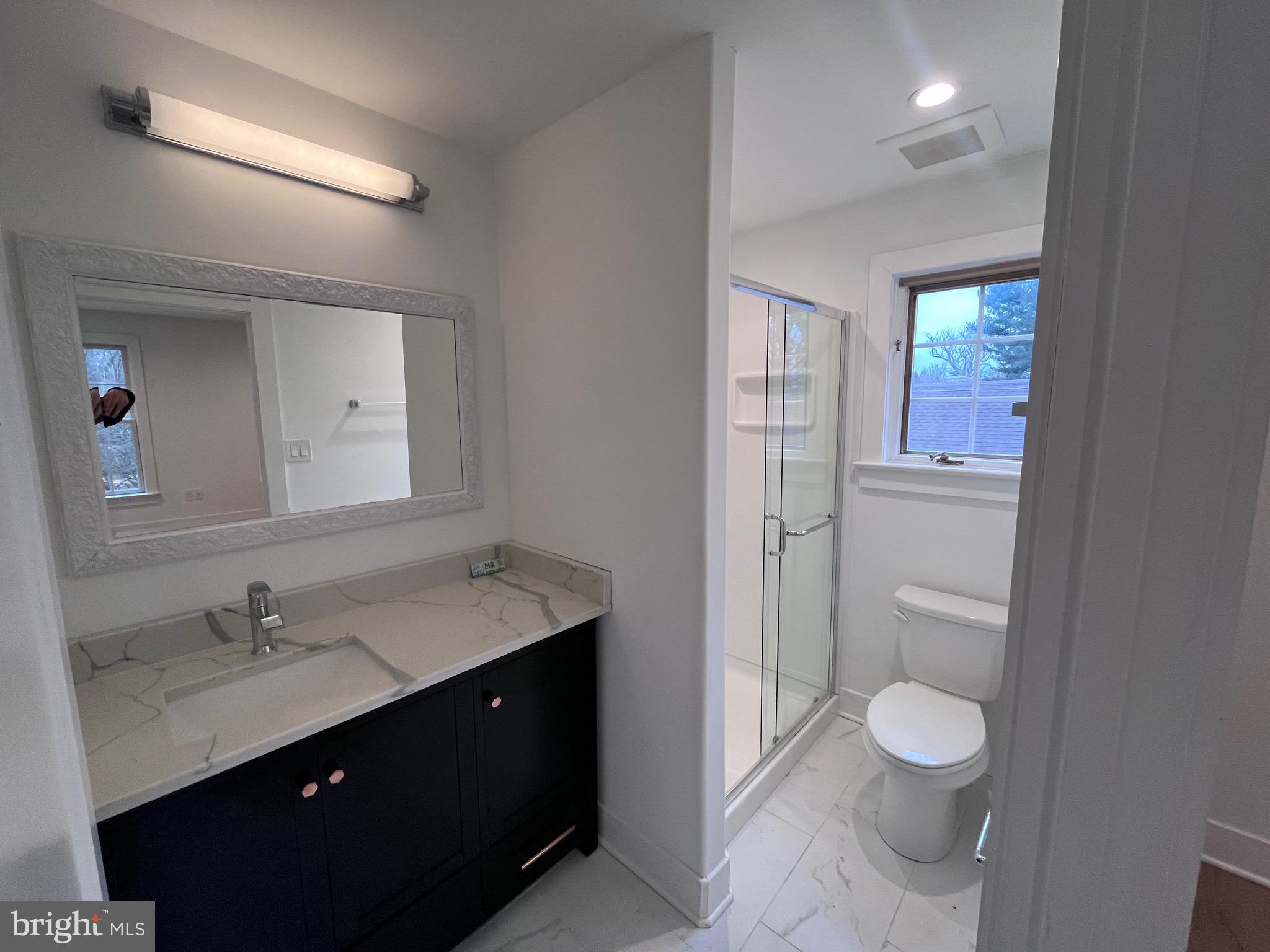 5 HOPETON LN
