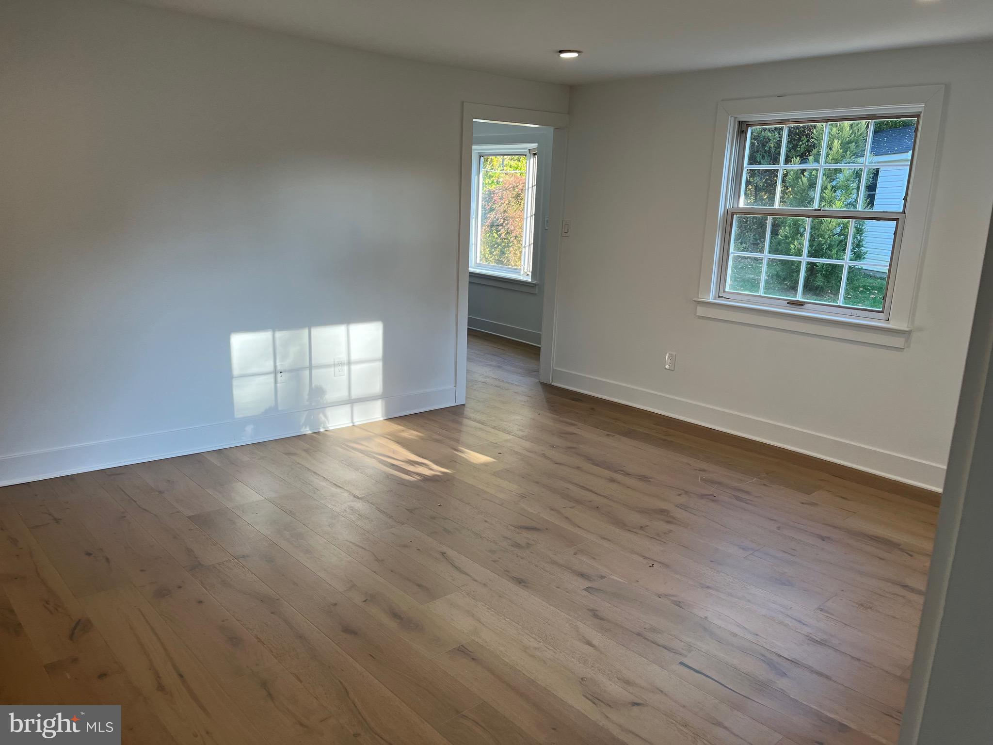 5 HOPETON LN