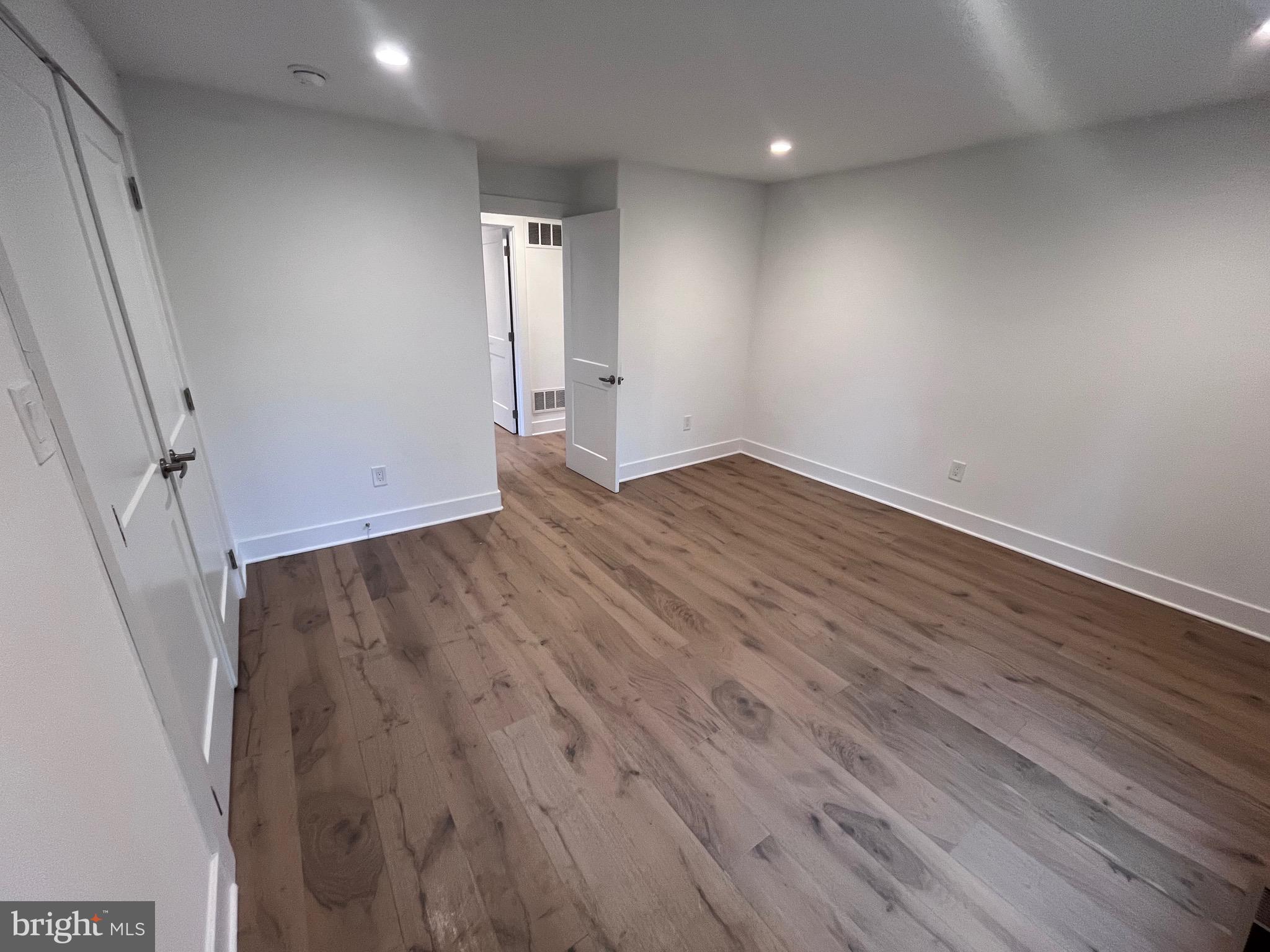 5 HOPETON LN
