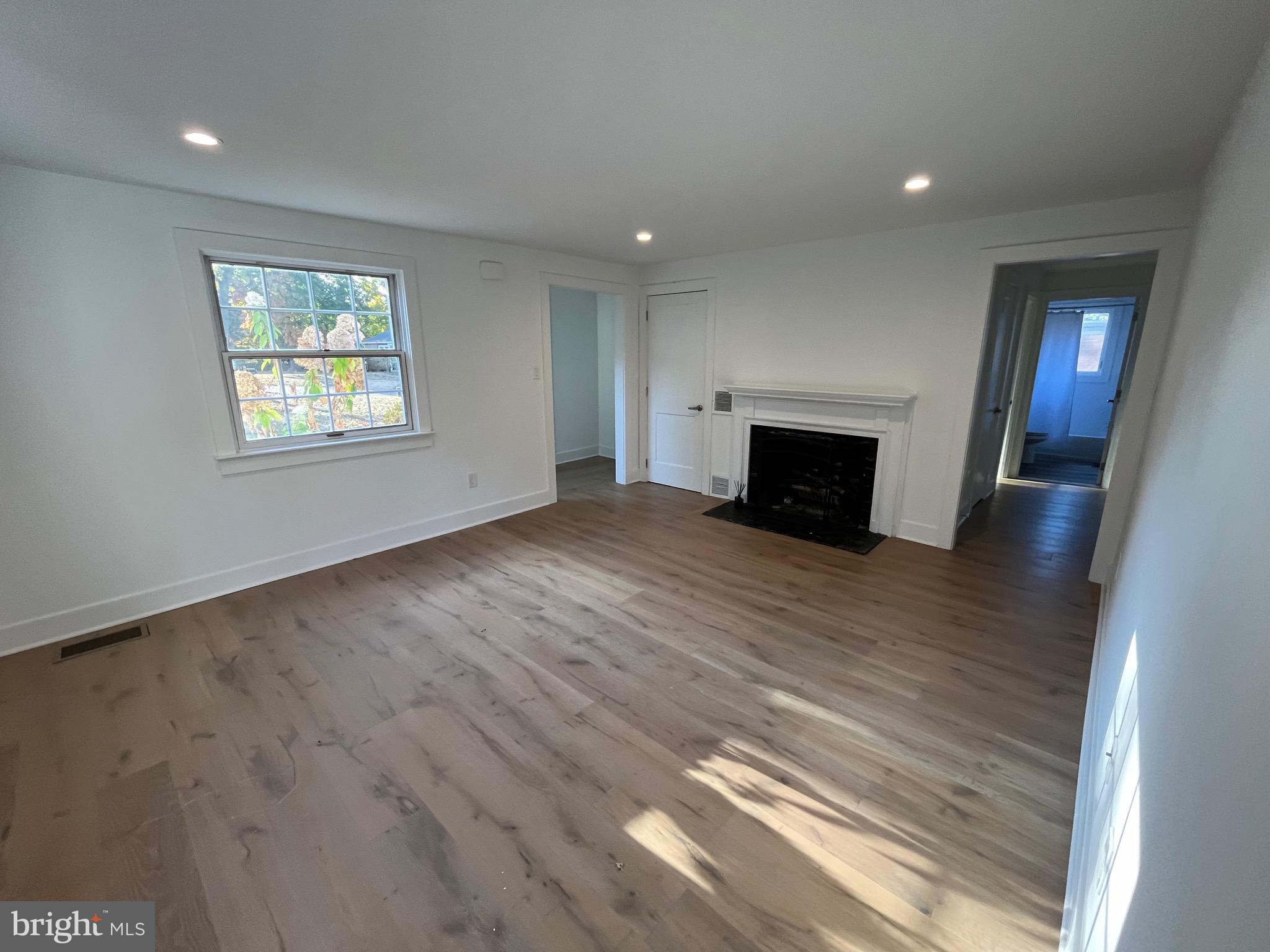 5 HOPETON LN
