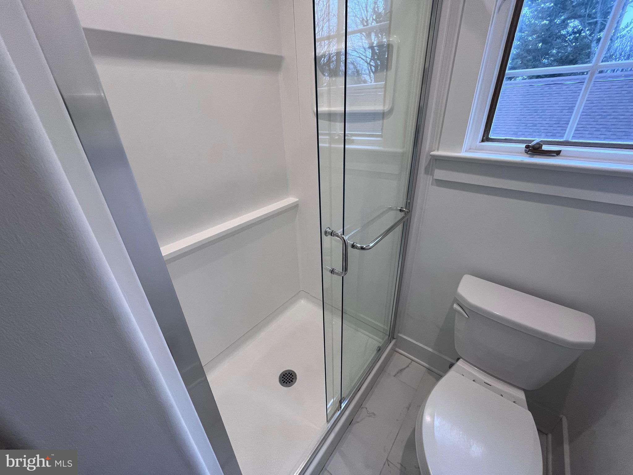 5 HOPETON LN