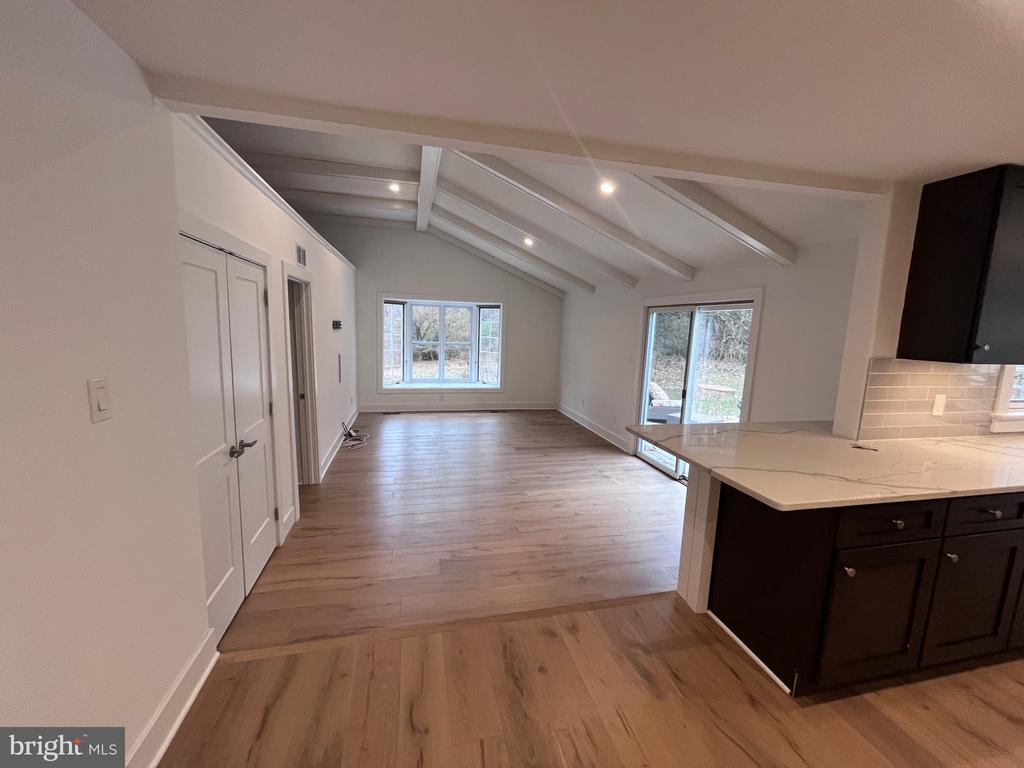 5 HOPETON LN