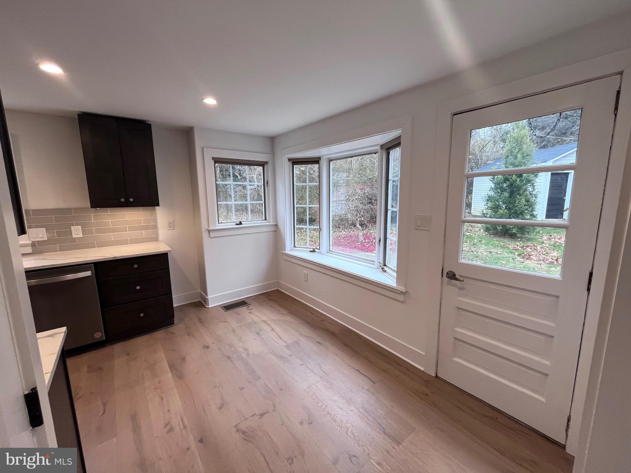 5 HOPETON LN