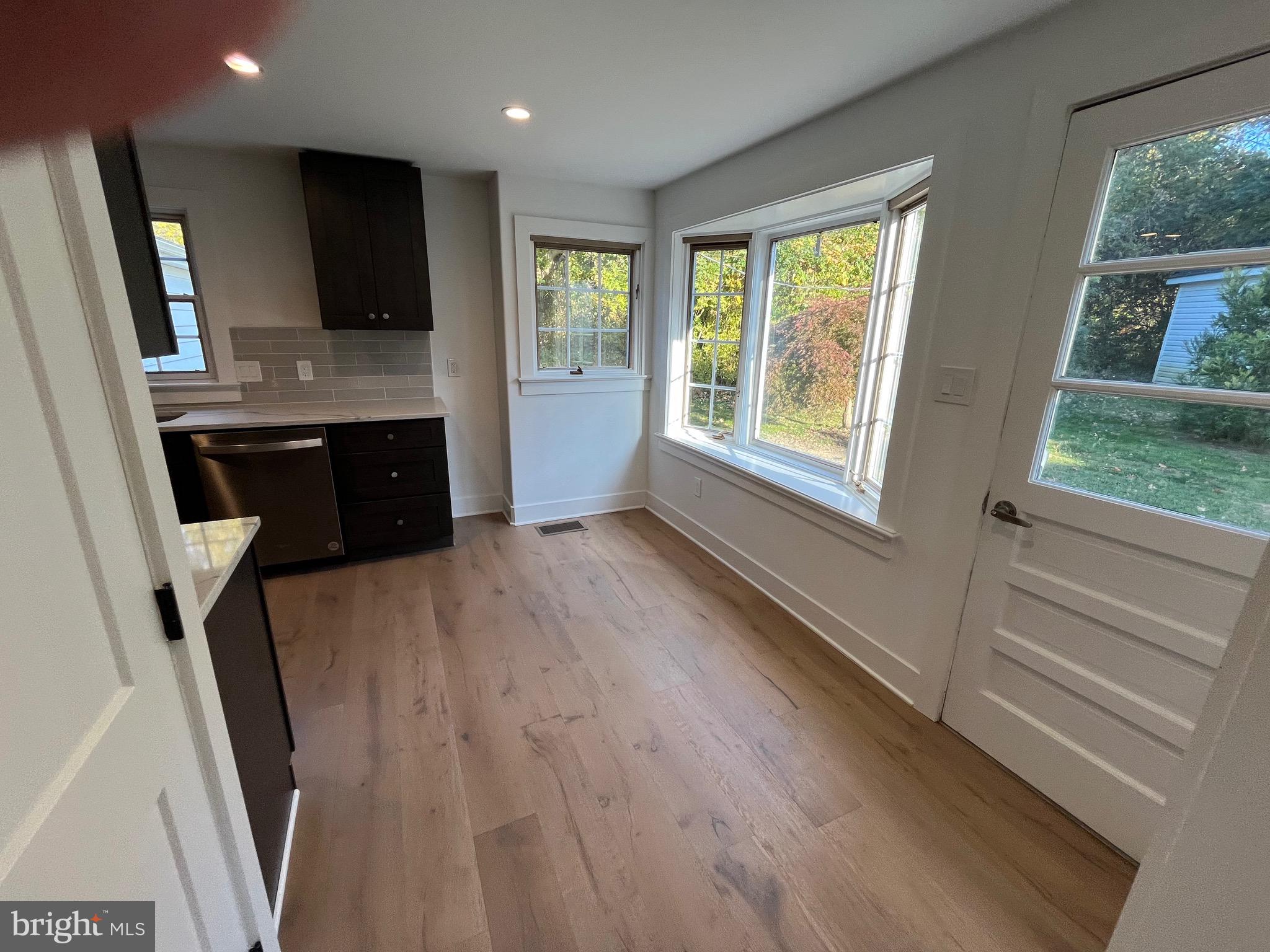 5 HOPETON LN