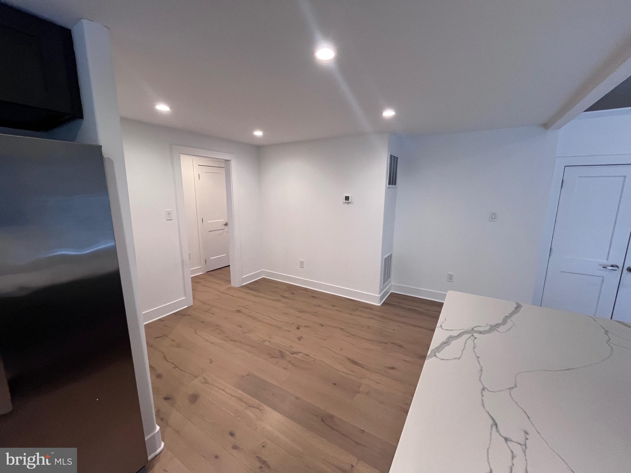 5 HOPETON LN
