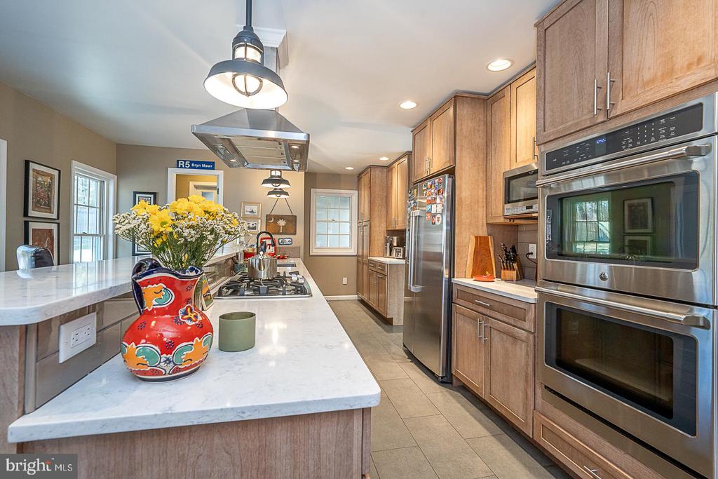 812 Castlefinn Ln